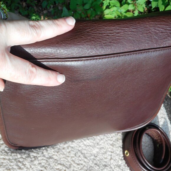 SOLD**Vintage Coach GUC Stewardess  Bag 9525,  in Mahogany, - Picture 11 of 15